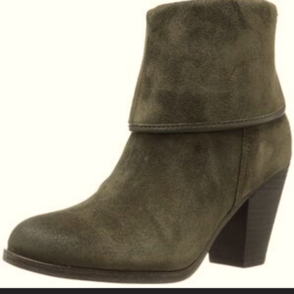 WOMANS VINCE CAMUTO BOOTIES SIZE 7 1/2 NWOT